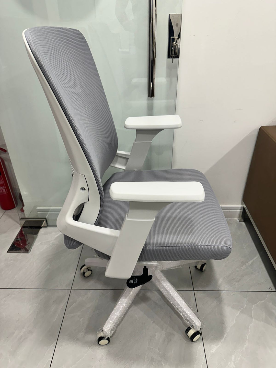 SM3: Mid Back Mesh Chair