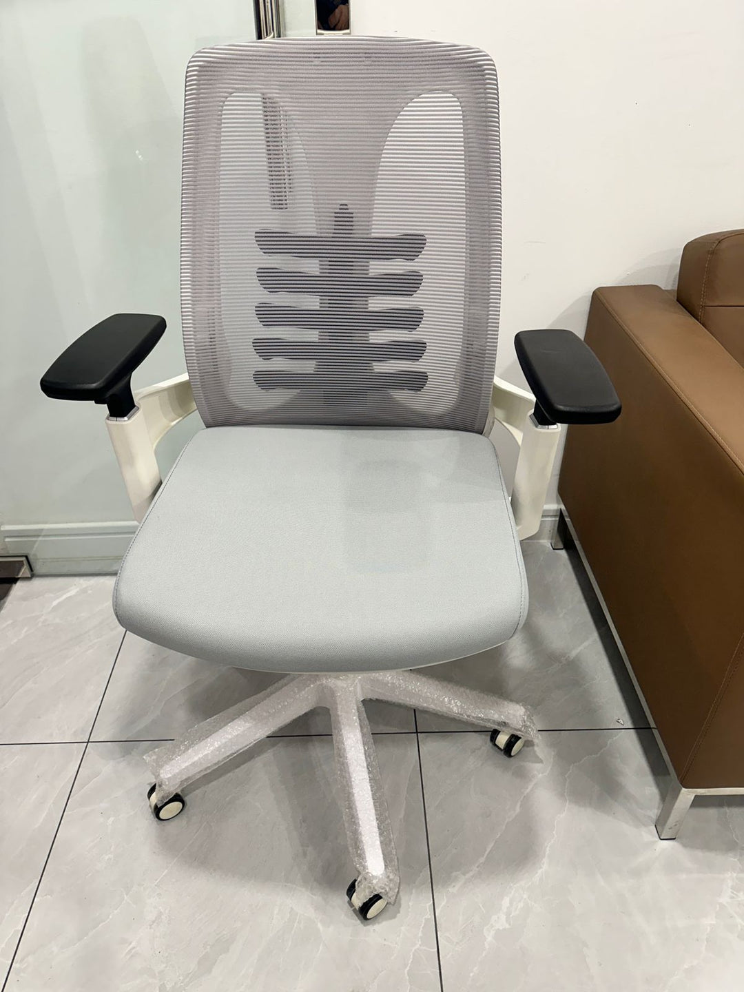 SM4: Mid Back Mesh Chair
