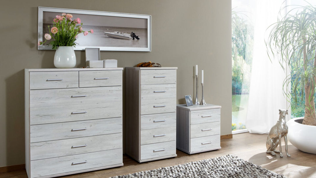 How to Style a Chest of Drawers for a Modern Look?