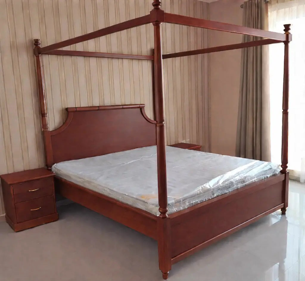Canopy Bed, Royale