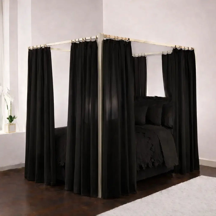 Poster Bed, Regal with Sheer Curtain