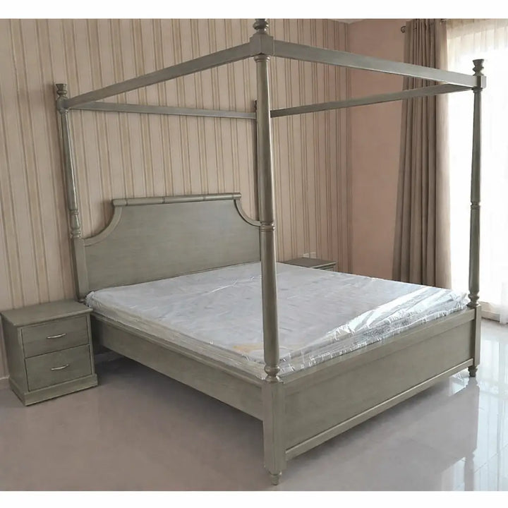 Canopy Bed, Royale