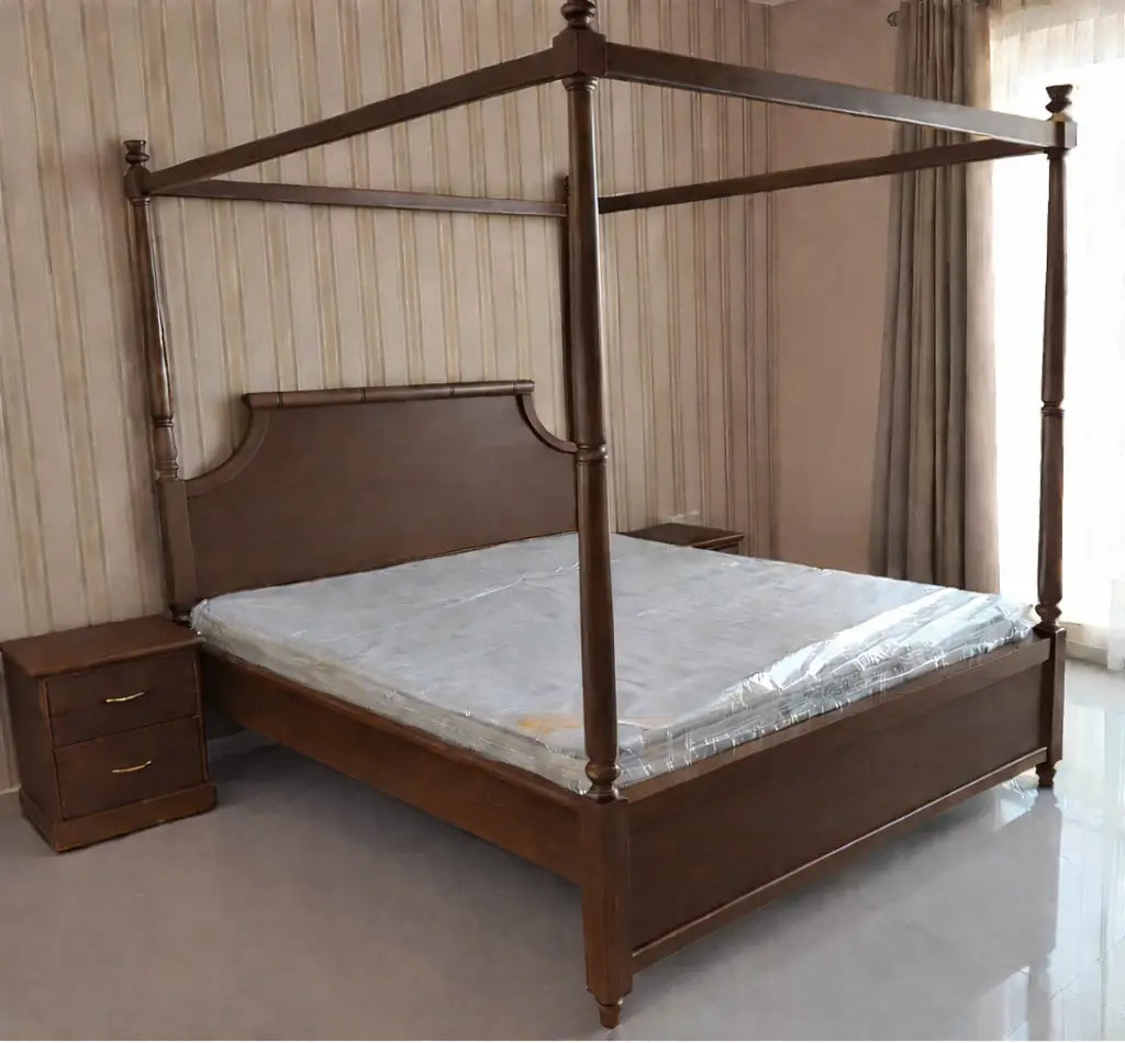 Canopy Bed, Royale